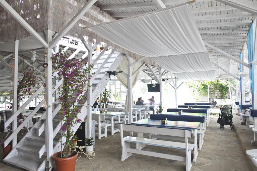 Hotel Laguna Lozenec Kültér fotó